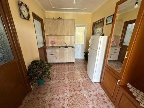 Flower's Home Hotel in Vlorë County, Albania