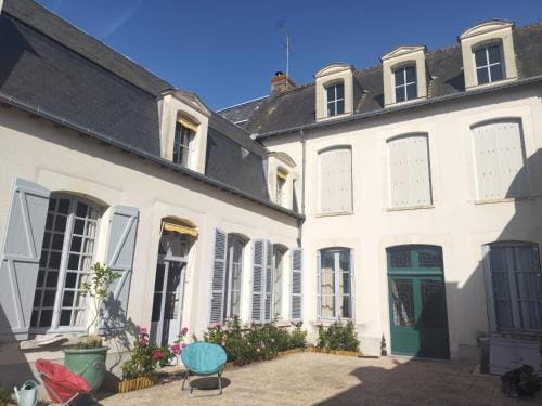 Le Clos de l'Ecu Hotel in Centre-Val de Loire