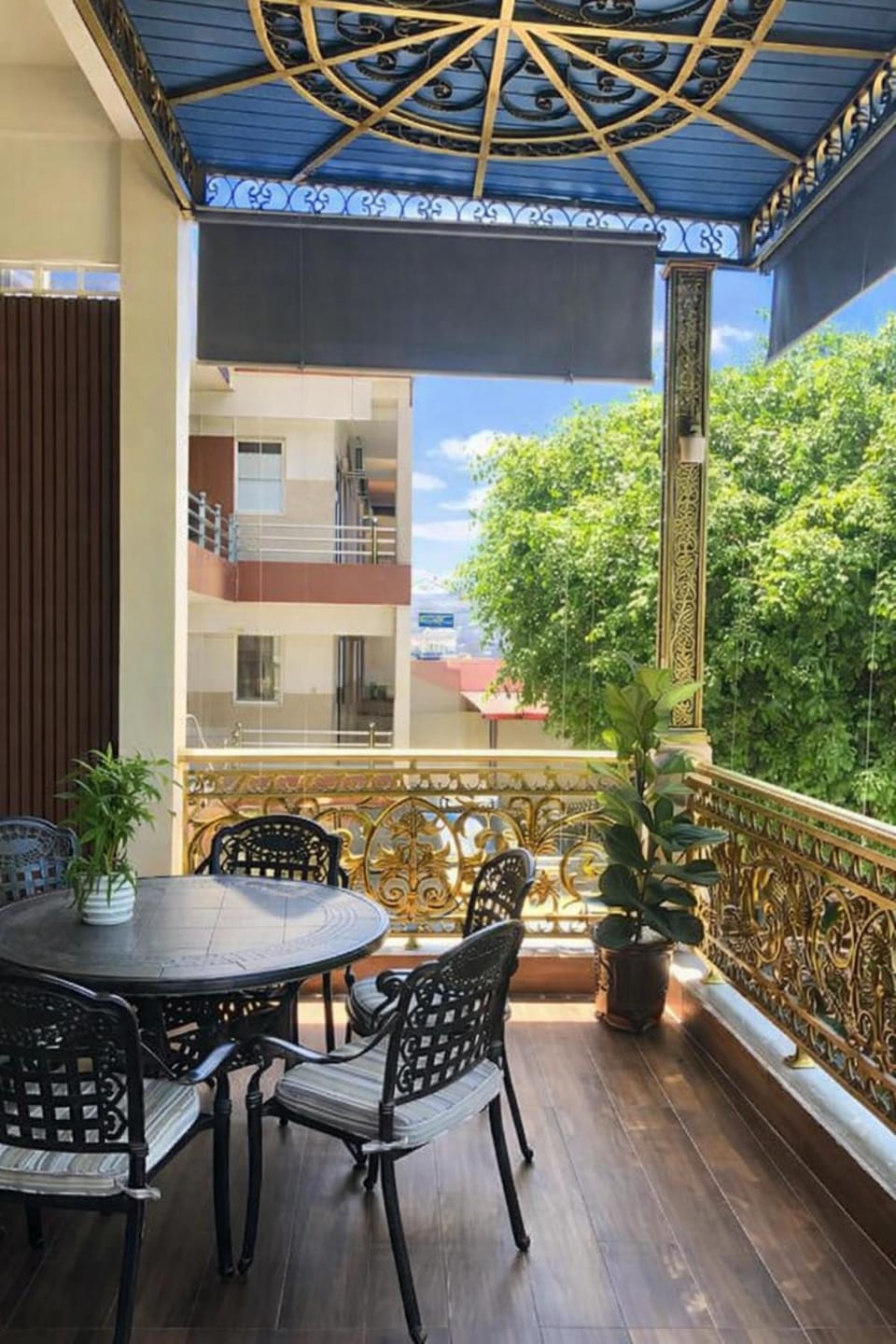 Khách Sạn Sơn Hiển Hotel in Khanh Hoa Province