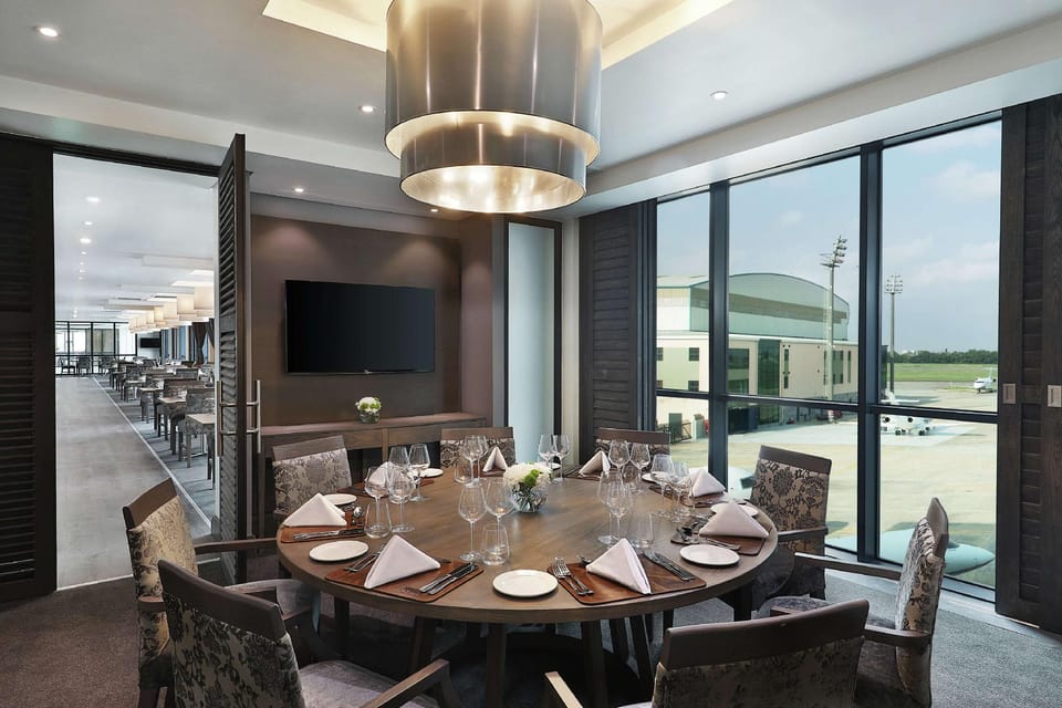 Legend Hotel Lagos Airport, Curio Collection by Hilton Hotel in Lagos