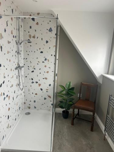 Trowel and Hammer Flat 1 Hotel in Mid Suffolk District
