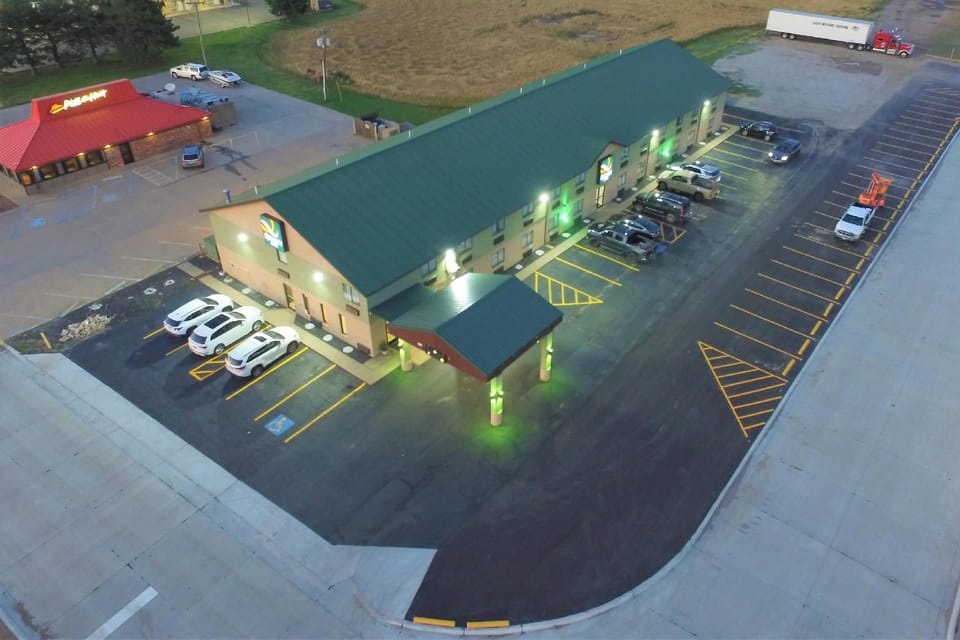 Quality Inn Russell Hotel in Kansas