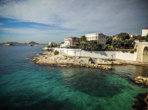 Exclusif - Urban Cabin vue mer les pieds dans l'eau Hotel in Marseille