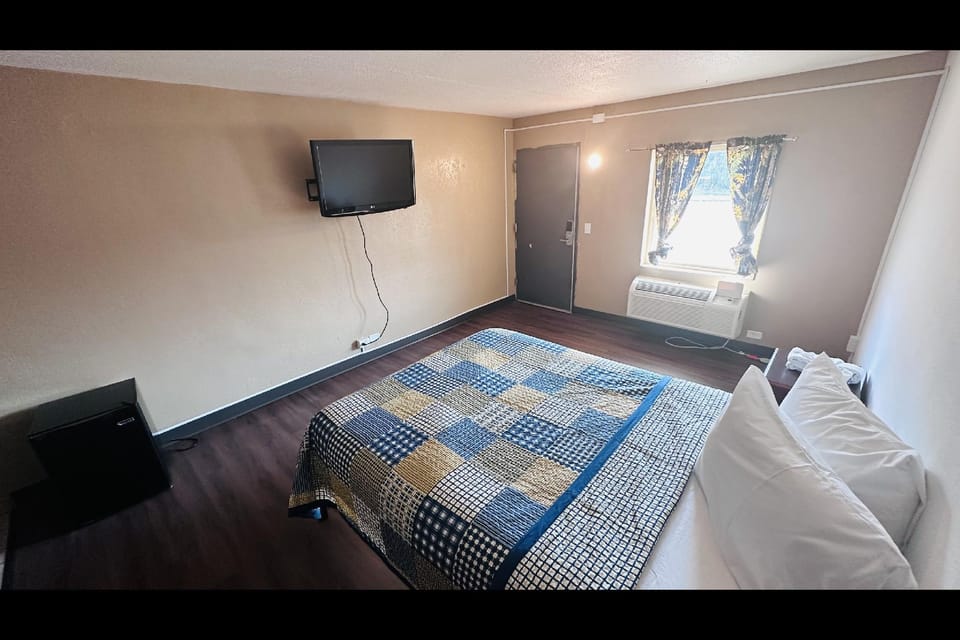 Hallmark Inn By OYO Fort Wayne Hotel in Fort Wayne