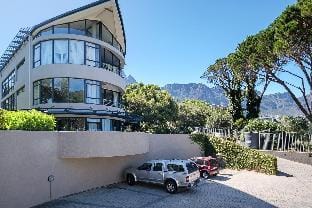 Delightful Rental w Sea Views Vadi Apartment Hotel in Camps Bay