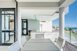 Private Holiday Apartment w Pool and Views  Bali E Hotel in Camps Bay
