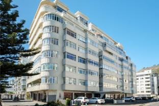 Stunning 3-Bedroom Sea Point Retreat Marin Hotel in Sea Point