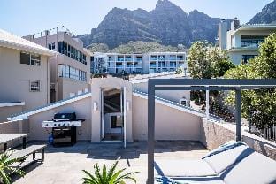 Seaside Escape Apartment Sea La View Hotel in Camps Bay