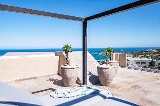 Seaside Escape Apartment Sea La View Hotel in Camps Bay