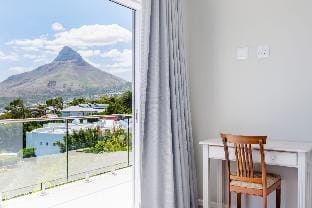 Elegant Apartment w Ocean Views Quenera Apartment Hotel in Cape Town