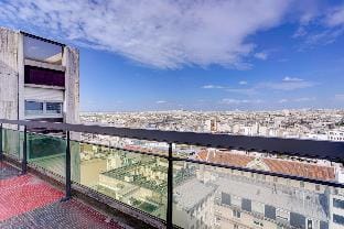 Montparnasse View   Nice 1 bedroom in Montparnasse Hotel in Paris