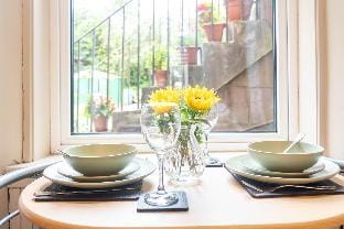 Renton Apartment  Hotel in Scotland