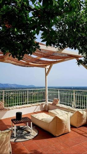 OIKOS Guesthouse & Rooftop Hotel in Campania