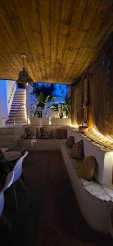 OIKOS Guesthouse & Rooftop Hotel in Campania