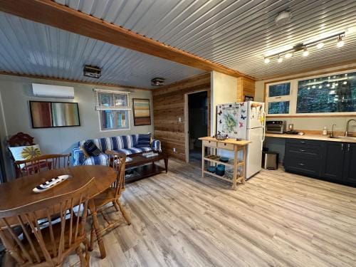 Thetis Island Get Away Cottage Hotel in Southern Gulf Islands