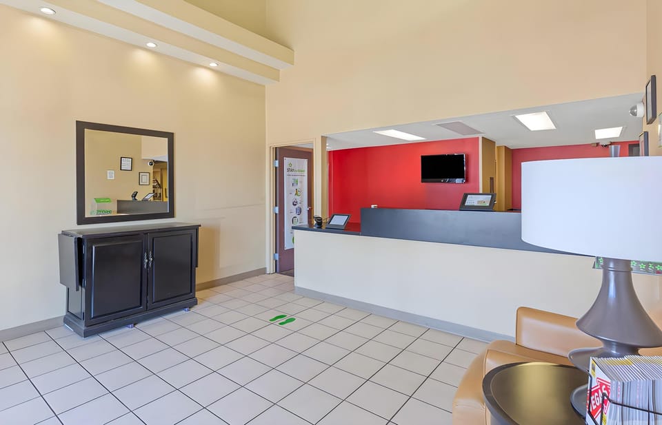 Emerald Suites Valley View Hotel in Paradise