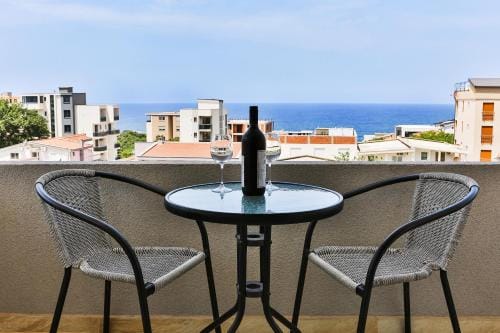 ZUTI MJESEC apatmani Hotel in Ulcinj Municipality