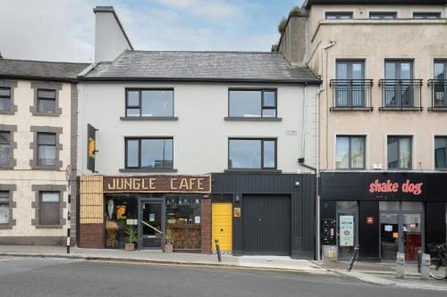 34 On The Hill - Boutique Townhouse Hotel in Galway