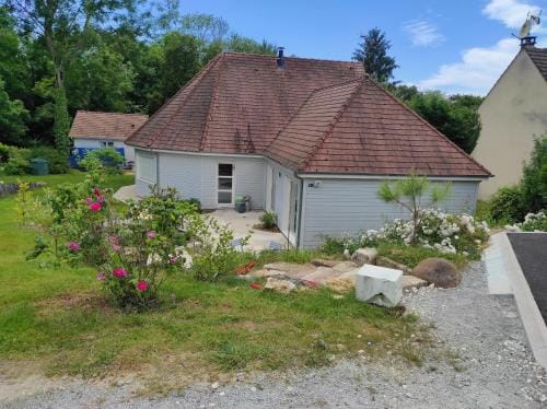 Chez Elise & JD Hotel in Île-de-France