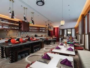 Radisson Red Yangzhou Slender West Lake Hotel in Jiangsu