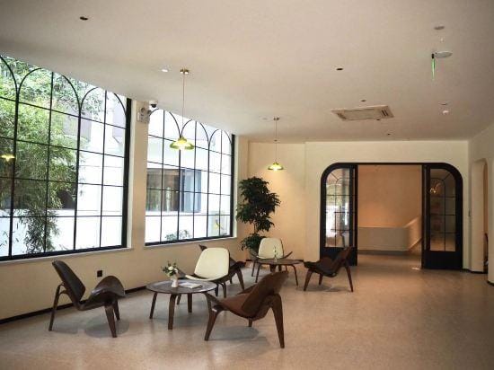 Gemdale Strongberry Hotel in Shanghai