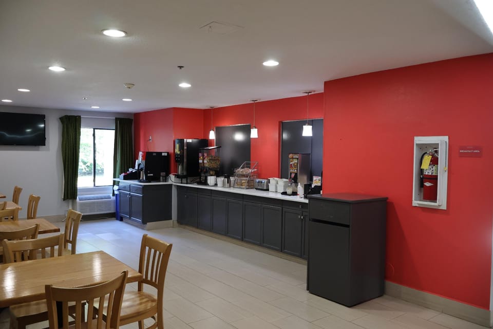 Namaste Inn & Suites Dawsonville Motel in Lake Lanier