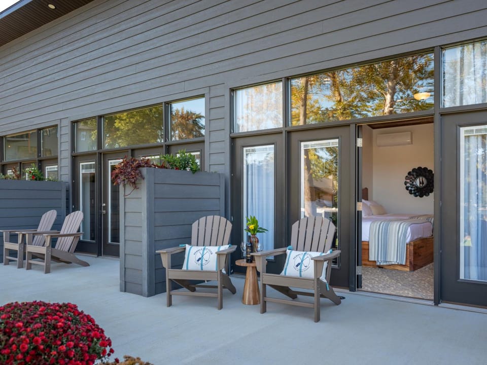 Pebble Bay Club Suites Hotel in Ozark Mountains