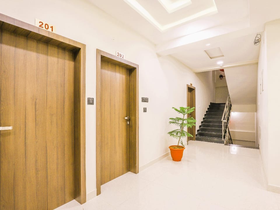 StayGuru Hotel Atithi Hotel in Gujarat