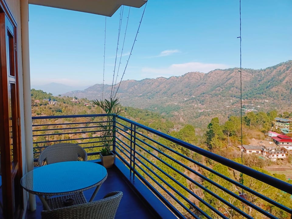 Cardinal Stay Kasauli Hills Glory Hotel in Himachal Pradesh