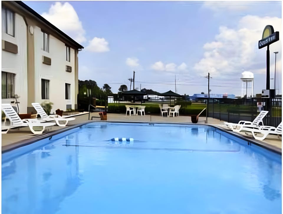 Econo Lodge Cherry Point Hotel in North Carolina
