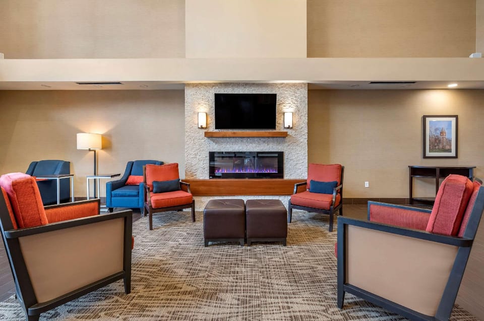 Comfort Suites Columbus Airport Hotel in Northeast Columbus