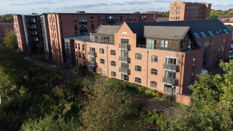 Cotels @The Millhouse  WIFI, PARKING & WORK DESK  Apartment hotel in Derby