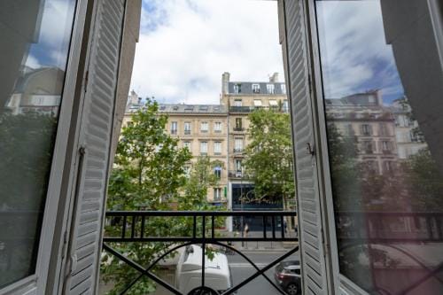 Korean Style Minbak Number Two PARIS Hostel in Paris