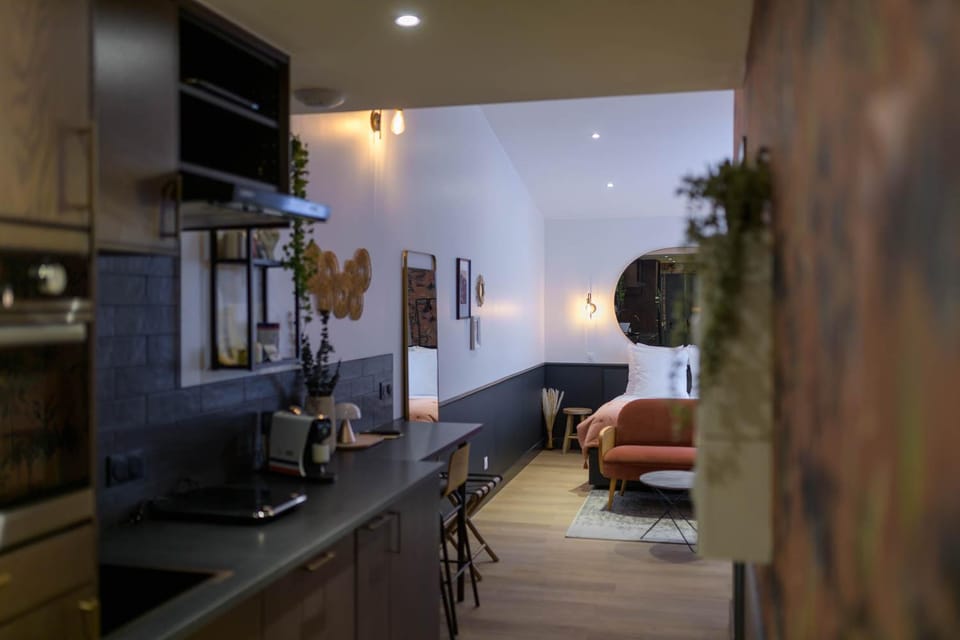 Le Logis d'Origine. Apartment hotel in Île-de-France