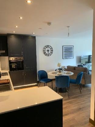 The Sunrise Den  Hotel in Harlow
