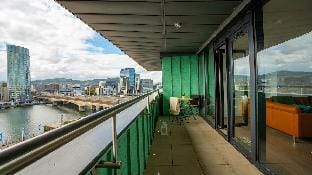 3 BDR City Centre Penthouse by Belfast City Breaks Hotel in Belfast