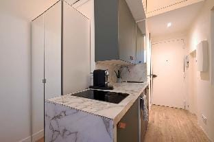 l  gant Studio Avenue Montaigne Hotel in Paris
