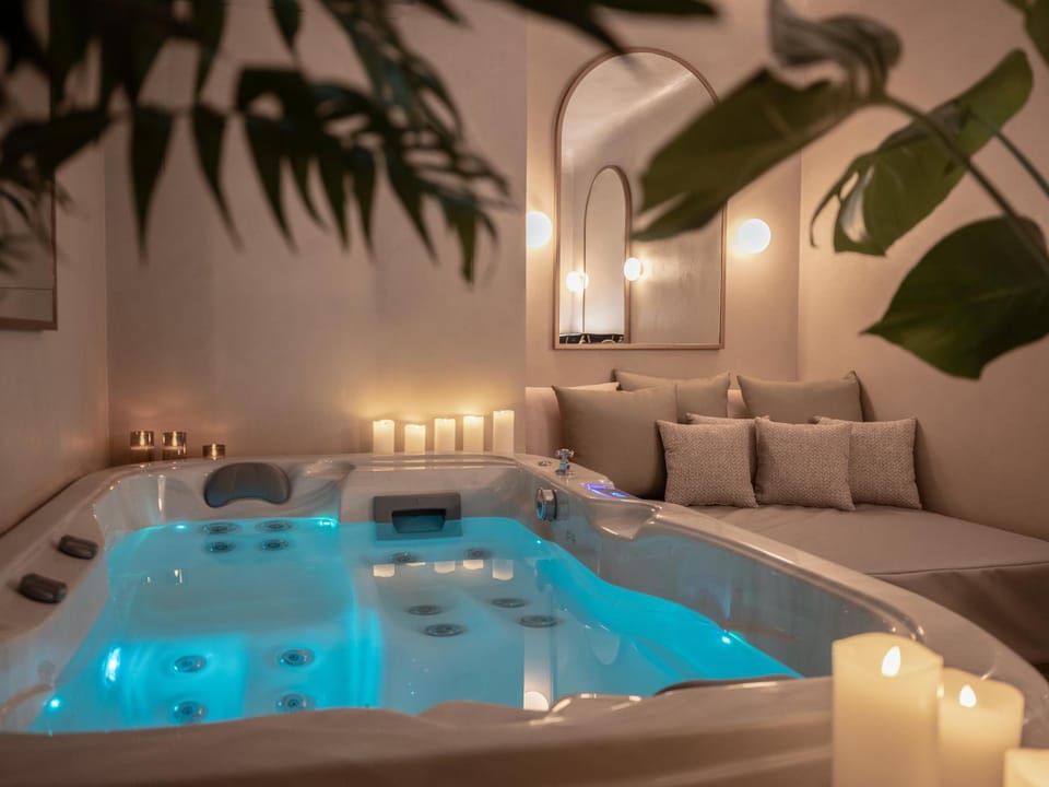 Hot tub
