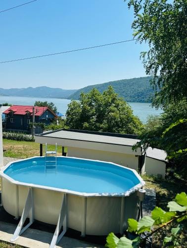 Nature Nook Lodge in Serbia