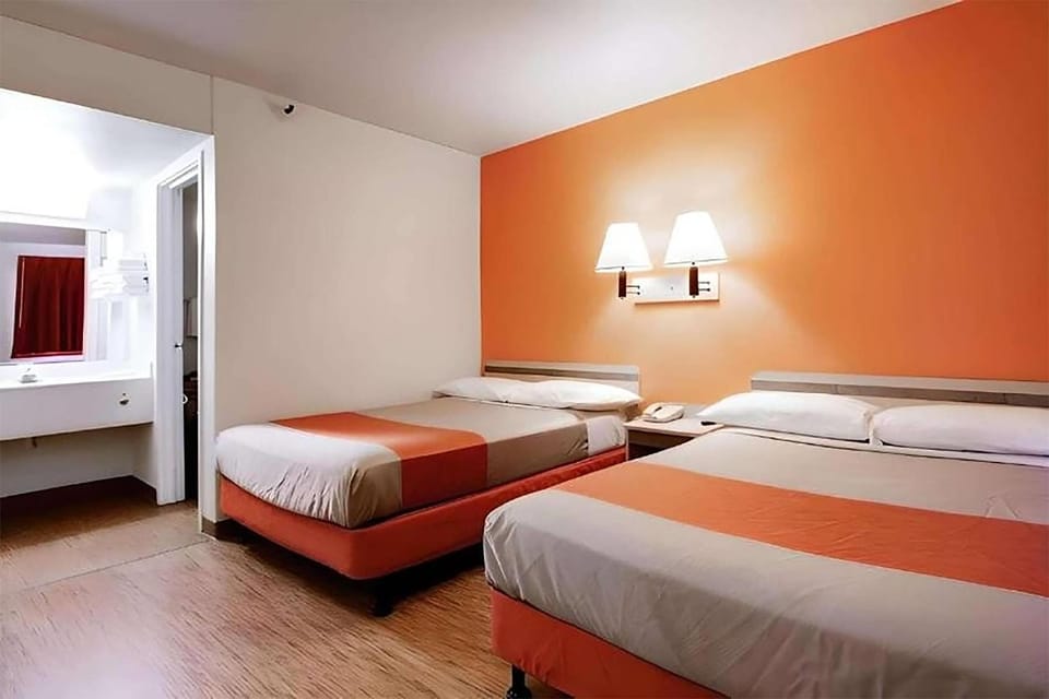 Super 8 by Wyndham Woods Cross/Salt Lake City North Hotel in North Salt Lake