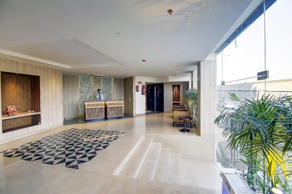 OPO Premier Royal Residency Delhi Airport Hotel in New Delhi
