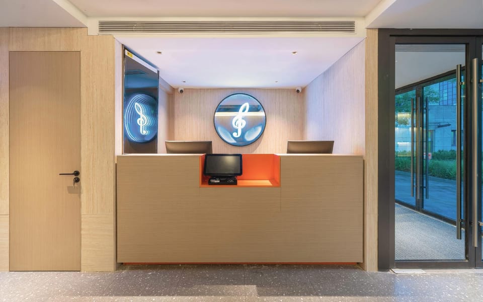 Hanting Hotel Beijing Beiqing Road Zhongguancun Environmental Protection Park Hotel in Beijing