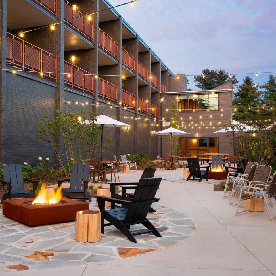 Rhode's Motor Lodge Hotel in Boone