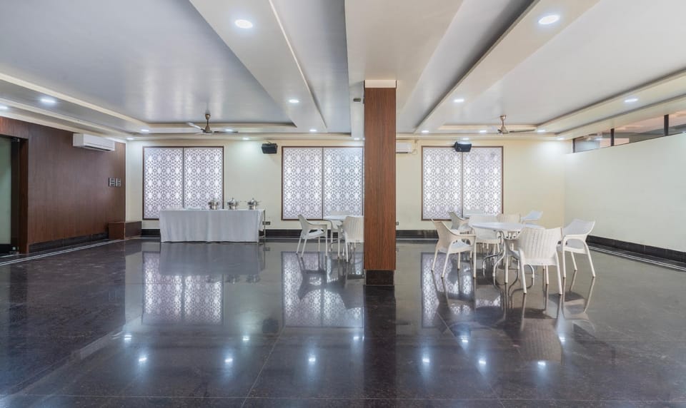 Treebo The Golden Sands, Bistupur Hotel in West Bengal