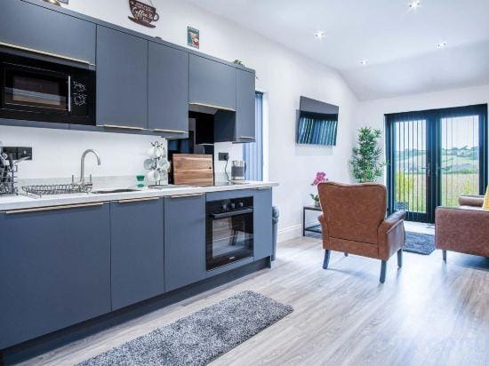 The Shack - 1 Bedroom - Cosheston Hotel in Wales