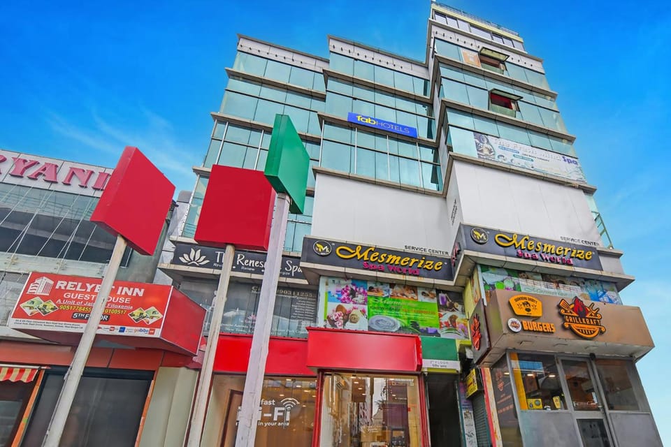Goroomgo Relyef Inn Kolkata Hotel in Kolkata
