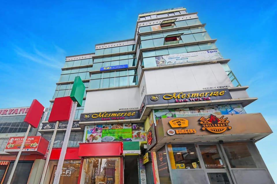 Goroomgo Relyef Inn Kolkata Hotel in Kolkata