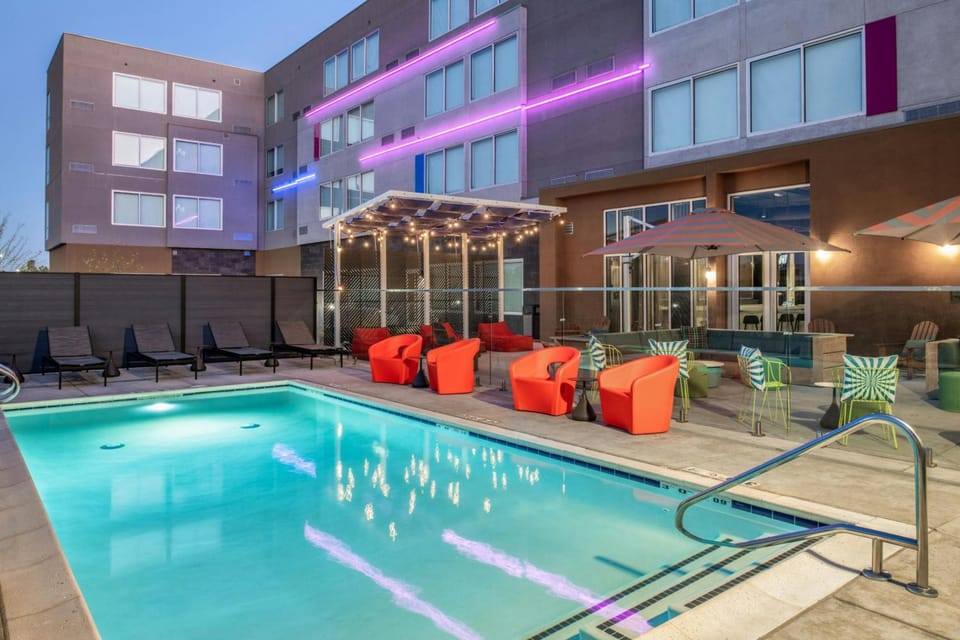 Aloft Sacramento Airport Natomas Hotel in Sacramento