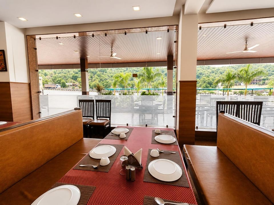 Hotel White Lotus at Ratanpur Border Hotel in Gujarat