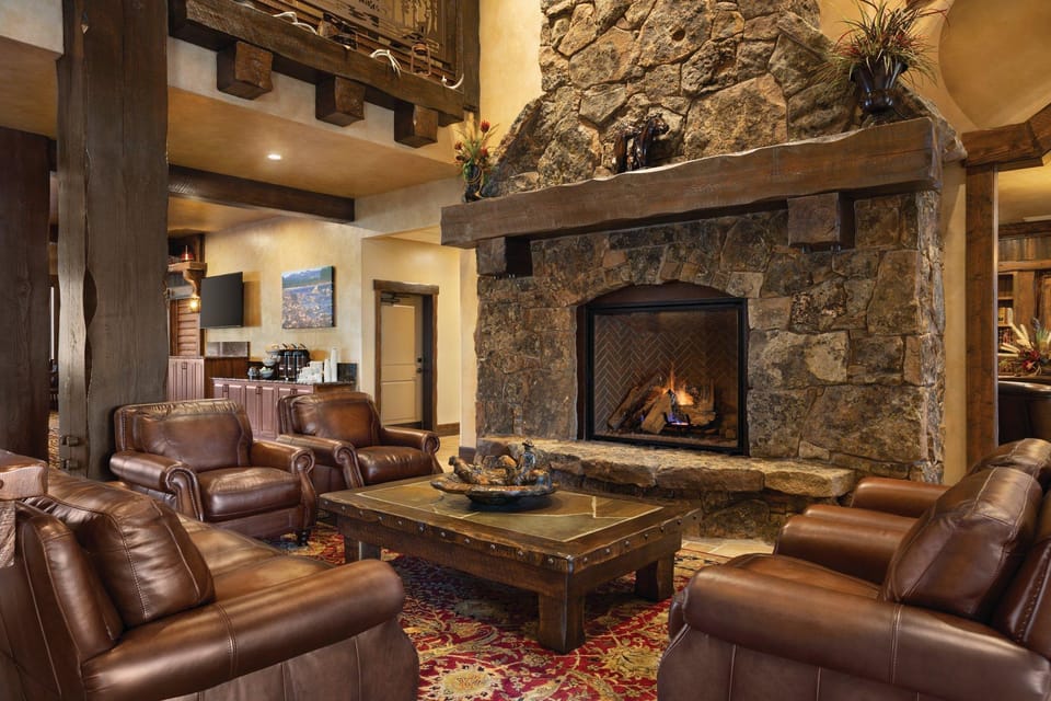 Glacier International Lodge Hotel in Idaho